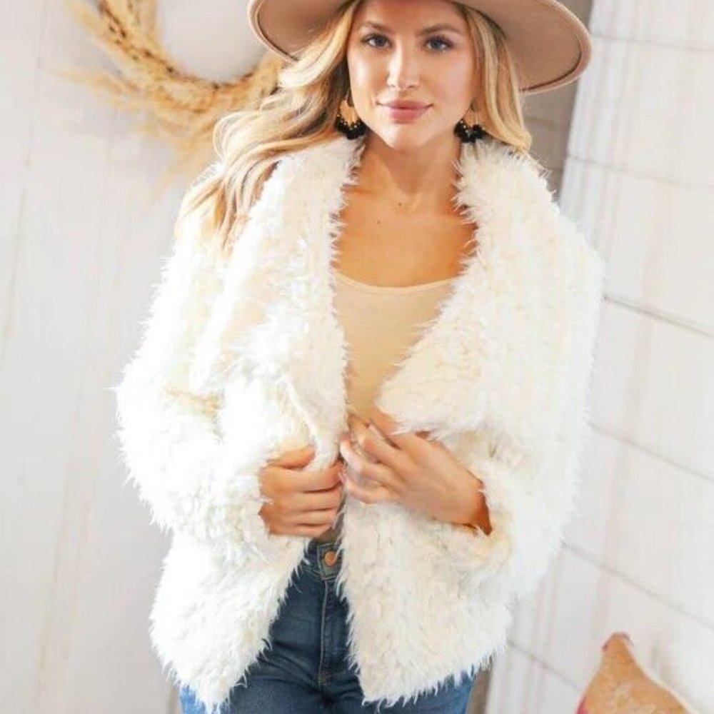 BEST SELLER: NEW Women's Medium Winter White Faux Fur Cropped Jacket